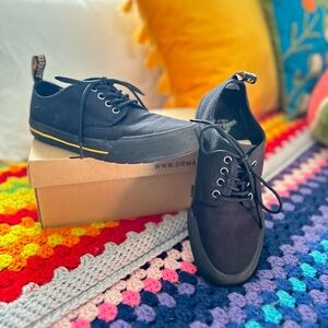 Dr. Marten’s Pressler Shoe, Black. Women’s 8 (EU 39)